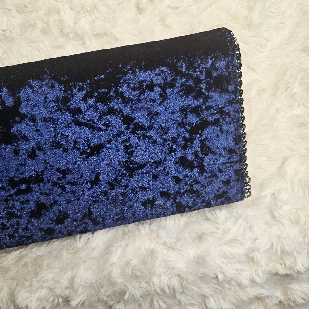 NWOT Blue Velvet Chealsea 28 Clutch - Picture 7 of 12